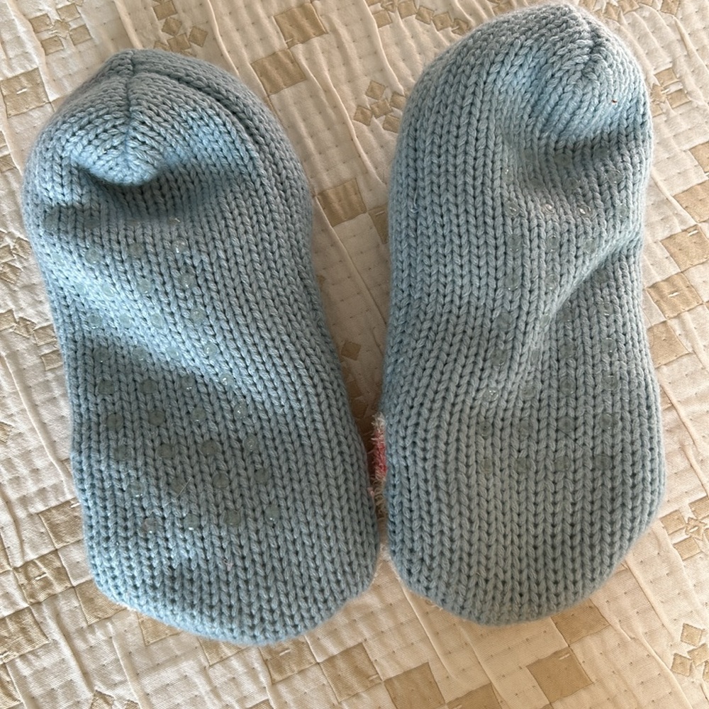 Fuzzy Winter Slipper Socks - Picture 2 of 2